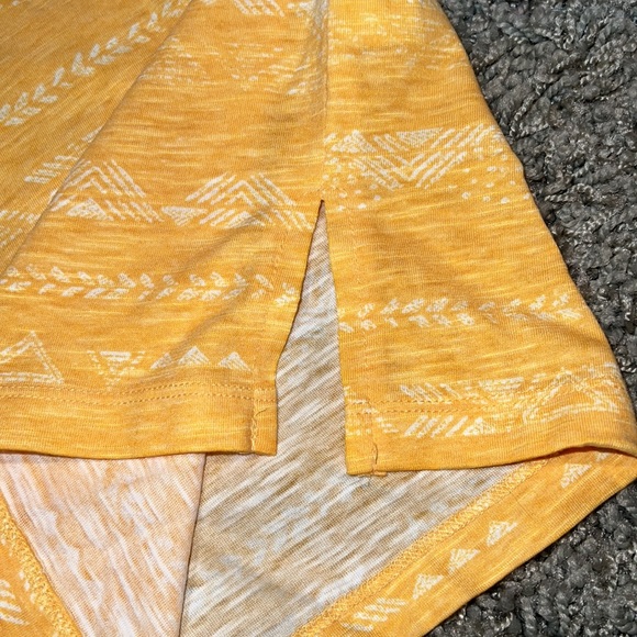 NEW Juniors V Neck Tee MUDD XS - Picture 3 of 5